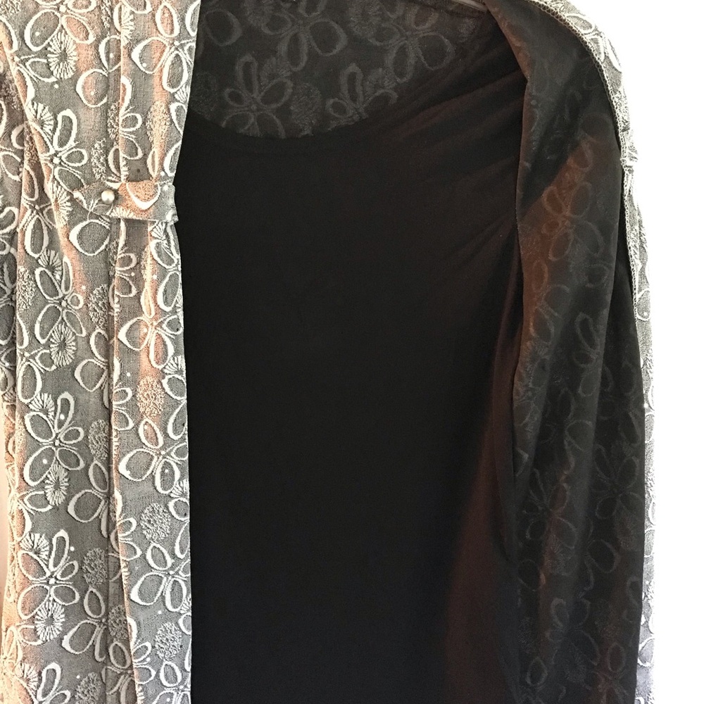 Chances R 2 in 1 Blouse - Picture 3 of 4